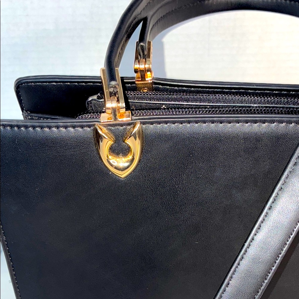 CROSSI Crossbody Handbag - Picture 6 of 13